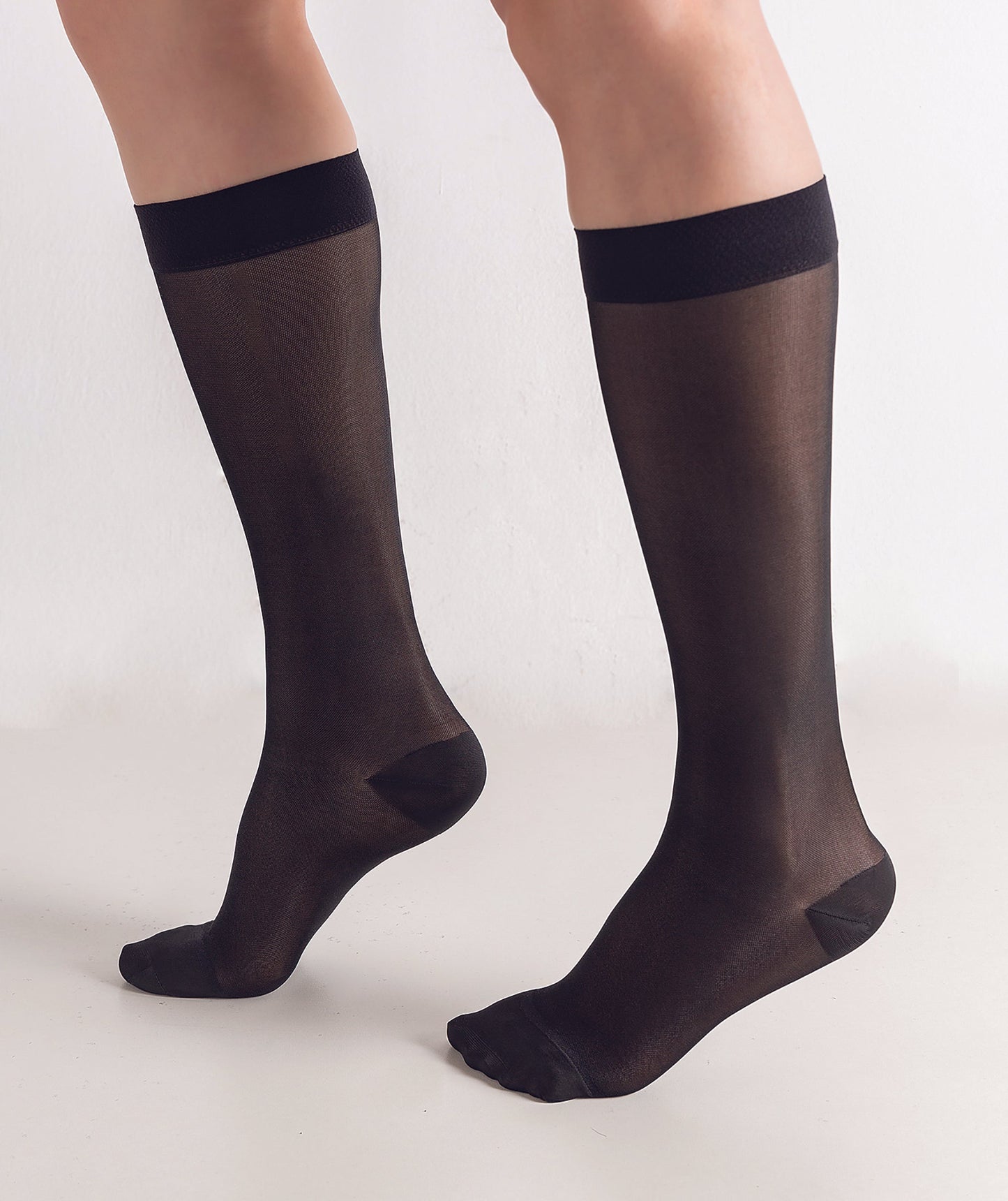 Women's Compression Knee Socks 15-20 mm Hg, Black Side Photo